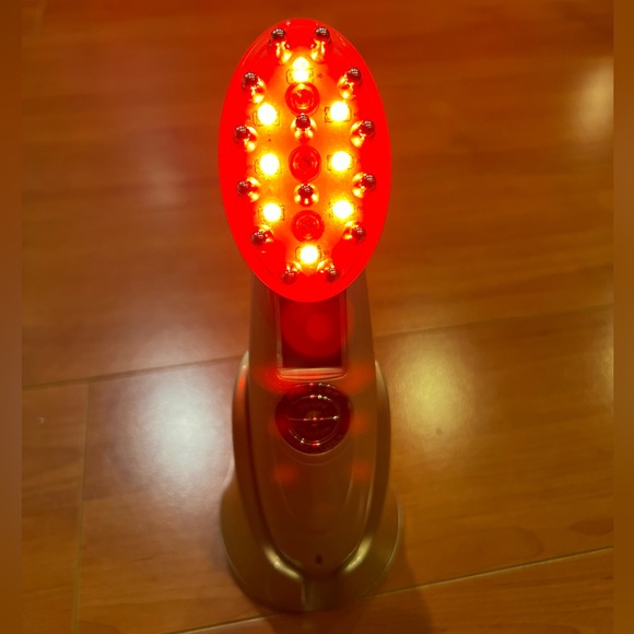 Creation Of Beauty RF & Laser Hair Regrowth Comb (Rechargeable) - Picture 3 of 9